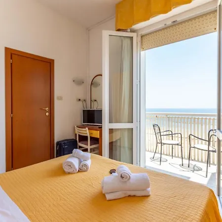 Carnaby Отель 3*