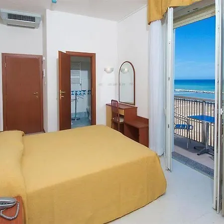 Carnaby 3* Rimini