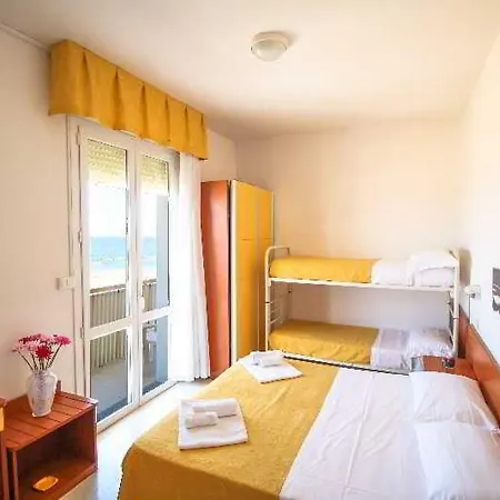 Carnaby ホテル 3*